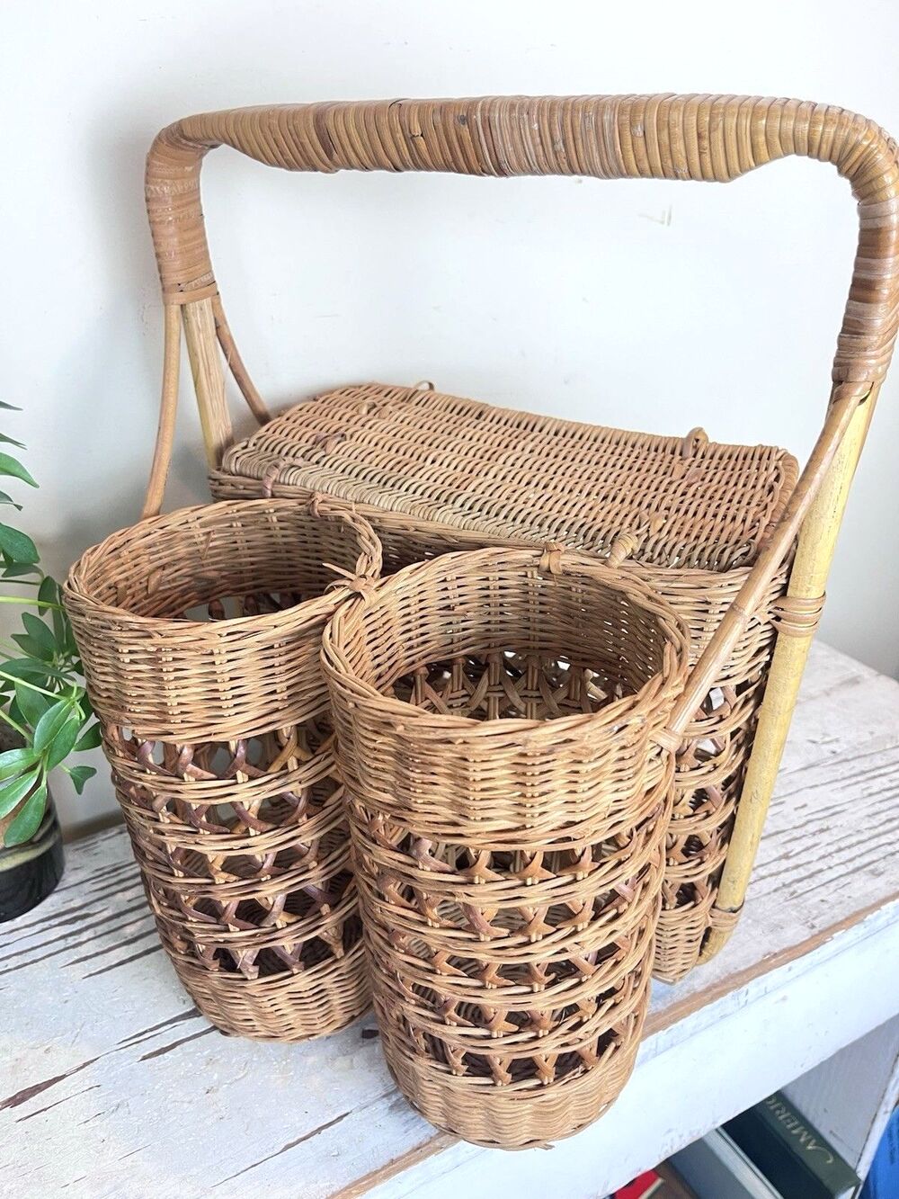 Rare Picnic Basket Rattan Wine Carrier 2 Bottle Lidded Wicker Slide Bar Handle